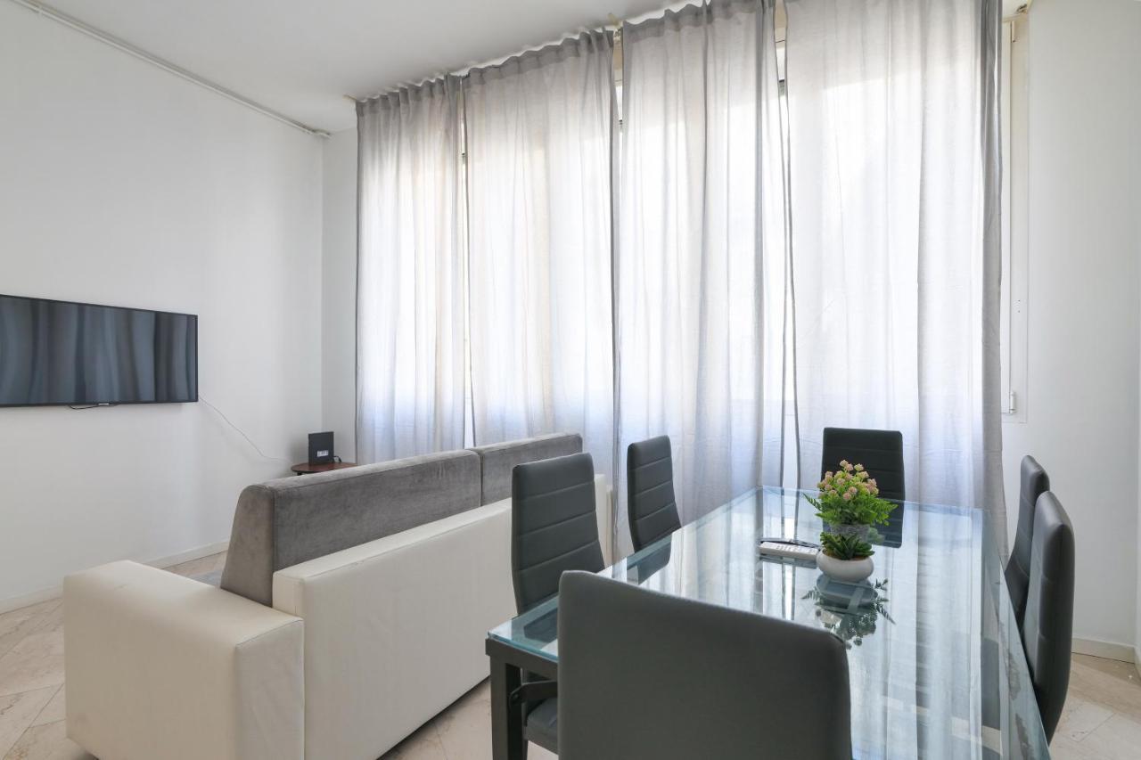 Prestige Boutique Homes - Duomo 1 Milan Bagian luar foto